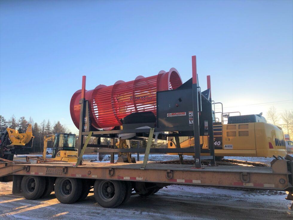 Mobile firewood trommel screen